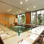 מלון Plaza 4*