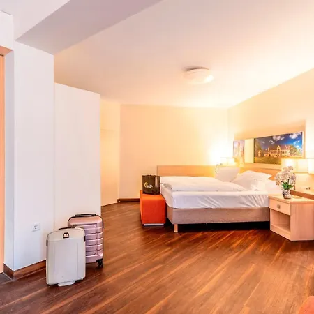 H+ Hotel 4*