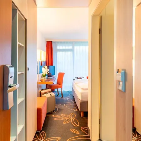 Plaza Hotel 4*