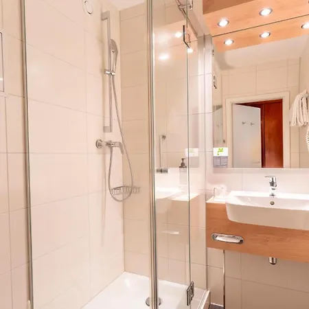 Hotel Plaza 4*