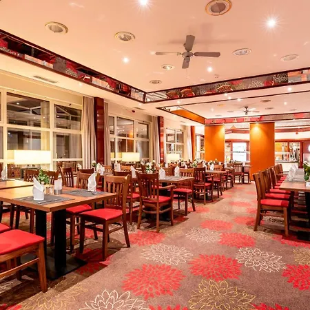 Plaza Hotel 4*