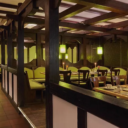 Plaza Hotel 4*