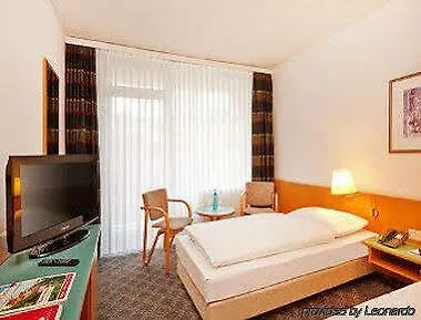 מלון Plaza 4*